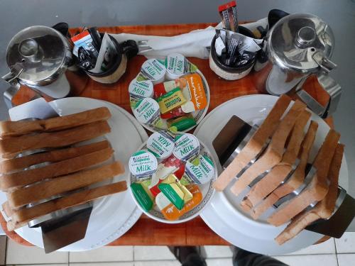 Opciones de desayuno para los huéspedes de Kunta Kinte Hotel