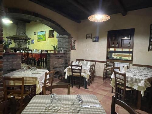Agriturismo Pingitoreにあるレストランまたは飲食店