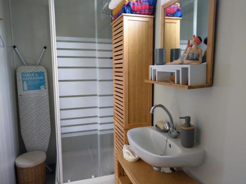 Koupelna v ubytování S'cale TropiKal - Gite cosy avec piscine privée
