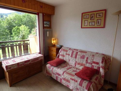 Joli studio, 4 pers, calme, proche commerces et remontées mécaniques, balcon, rénové - FR-1-458-171
