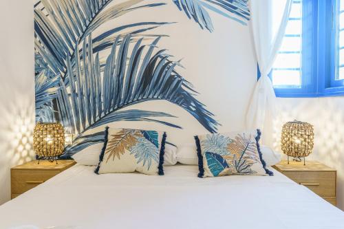2nd line from the beach , seaviews + parking &pool