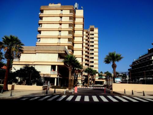 Amazing modern apartment, free WIFI, international TV and VoD, center of Las Americas