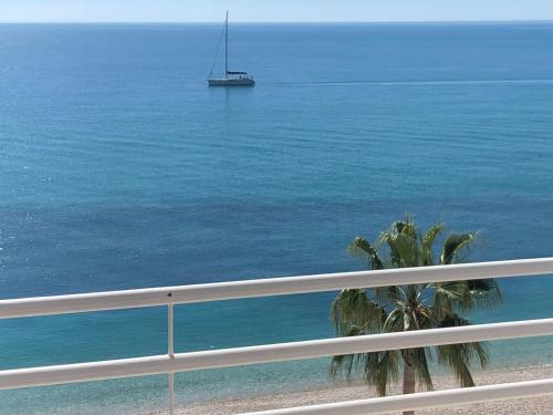 Lovely Beachfront Apartment with Panoramic Views