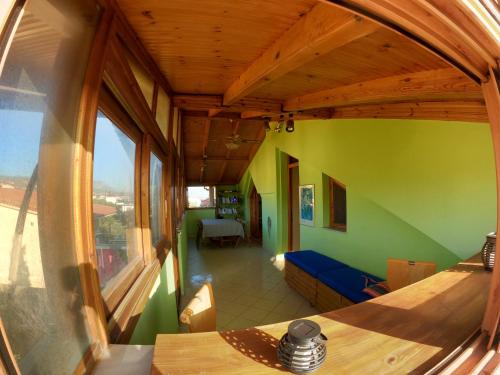 Fotografia z galérie ubytovania Loft apartment 20m from sea v destinácii Melíssion