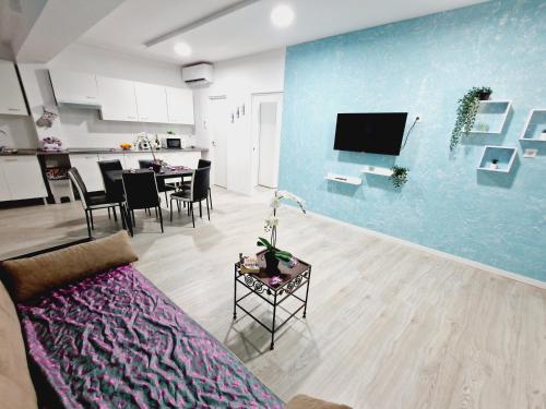 301, Apartamento 2 bedrooms, near Playa de las Americas & FREE WIFI