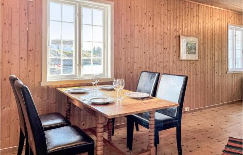 Fotografie z fotogalerie ubytování Gorgeous Home In Farsund With Kitchen v destinaci Farsund