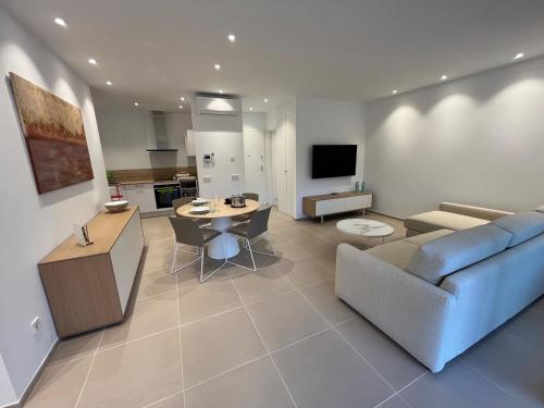 A seating area at Cozy apartment with pools in Palm Mar