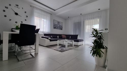 Holiday House Gavran