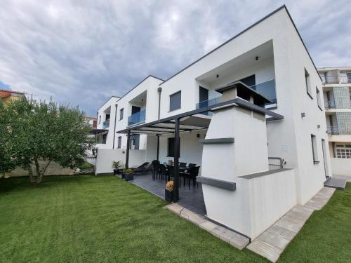 Holiday House Gavran