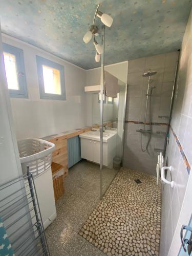 Ένα μπάνιο στο Gîte Le Lavandin