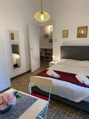 Rooms in San Domenico Maggiore 3