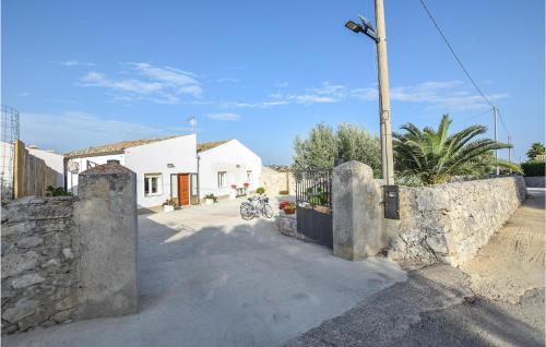 Amazing home in Modica with WiFi and 2 Bedrooms
