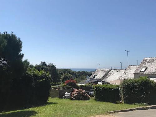 Fotografia z galérie ubytovania Petite maison avec piscine à 500m de la plage v destinácii Guidel