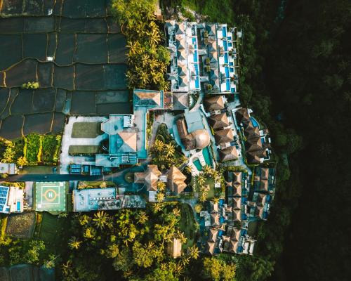 an overhead view of a yard with a pool at Viceroy Bali in Ubud