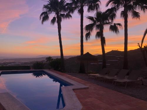 A piscina localizada em Villa indépendante, magnifique vue mer, piscine privée,WIFI ou nos arredores