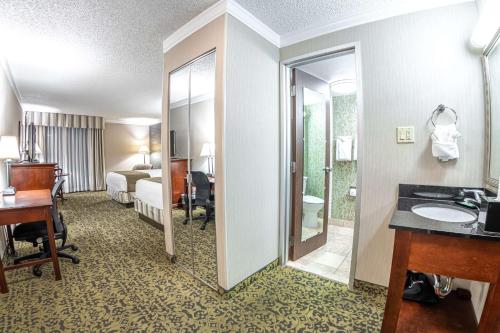 Salt Lake Plaza Hotel SureStay Collection by Best Western Image