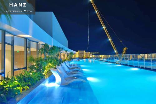 Πισίνα στο ή κοντά στο HANZ Business Suite The Song Grand Residence
