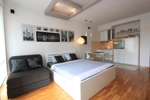 Køkken eller tekøkken på BASE Accommodation Apartments