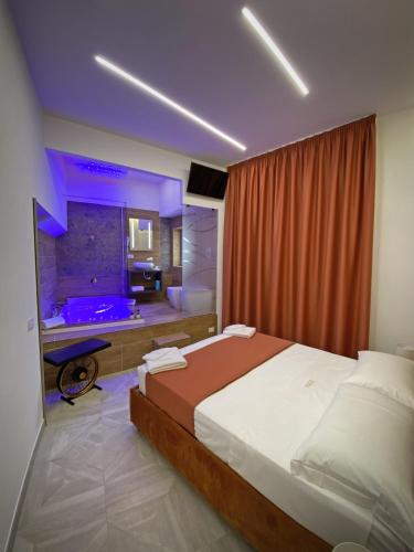 Twin Towers Naples Luxury