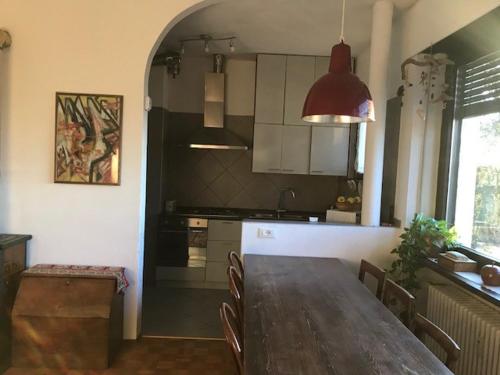 Nhà bếp/bếp nhỏ tại Appartamento Conca dei Rododendri