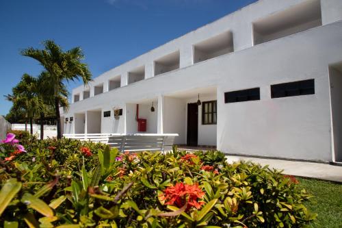 Сад в Santorini Praia Hotel
