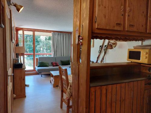 Appartement 2 pièces 6 personnes près des pistes avec WiFi et parking - FR-1-411-637