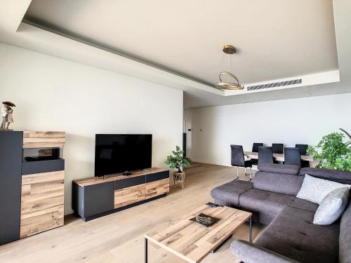 The Best Sea View Apartment by LovelyStay