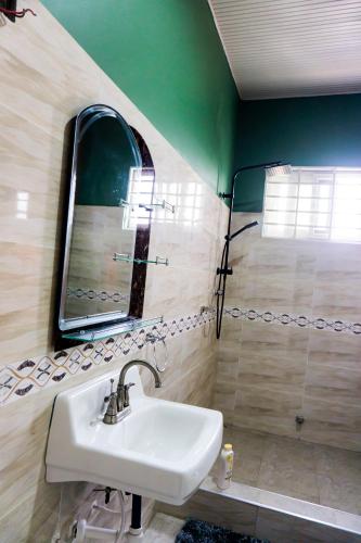 Un baño de Moven Paradise
