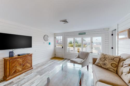 Beachside Bungalow - A – Photos 5