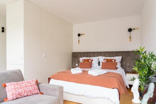Bright Studio near Douro River with Balcony and AC