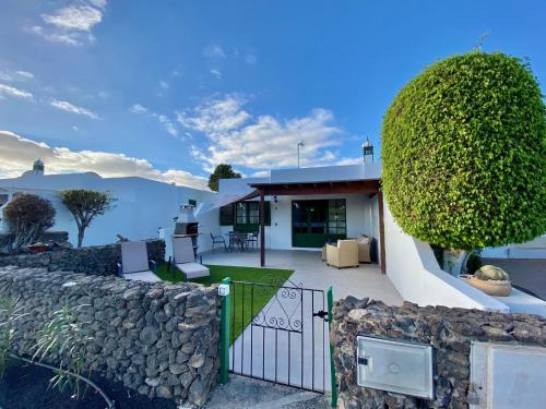 TERRACITAS 3 HIRU , Coqueto bungalow con AC , terraza y piscina comunitaria