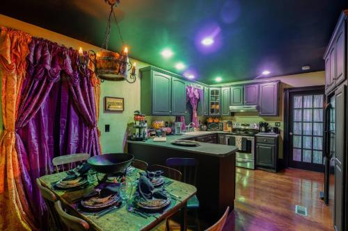 The Warlock House – عکس‌ها 3