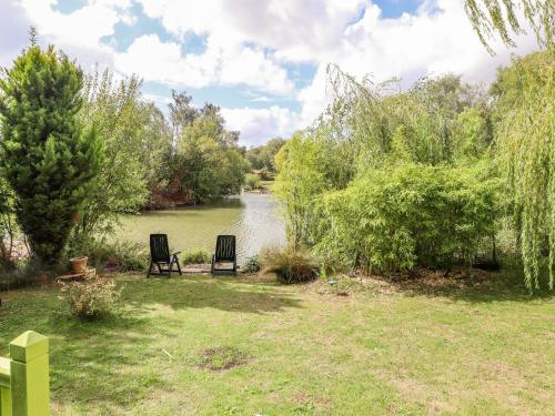 Lakeside Lodge Retreat – Photos 2