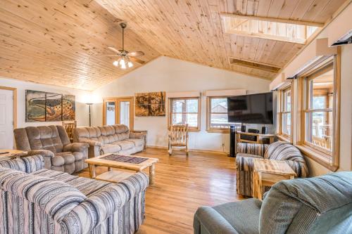 Trout Hunter Cabin – Photos 3