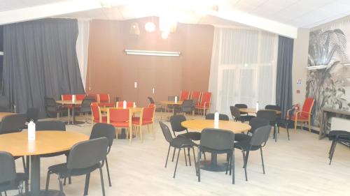 Restoran atau tempat lain untuk makan di Greet Hôtel Castres Saix