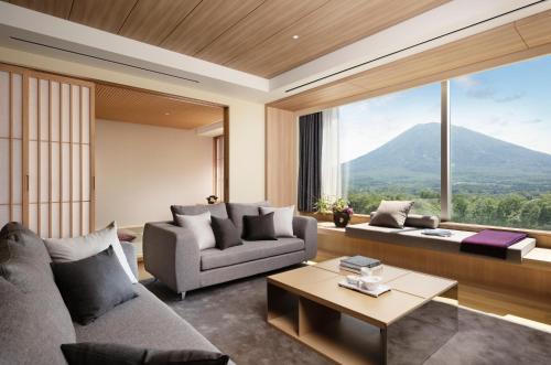 ホテルから撮影された、または一般的な山の景色