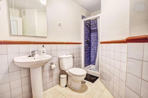 Kúpeľňa v ubytovaní 79-Apartment with Views In Higueron, Benalmadena!