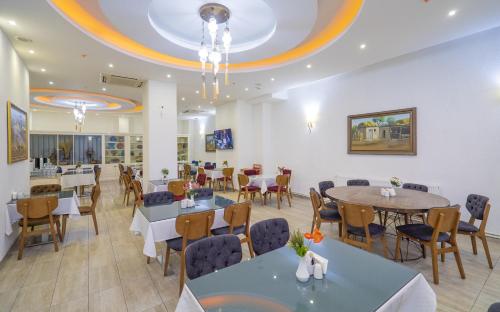 Reštaurácia alebo iné gastronomické zariadenie v ubytovaní Topkapi Old City Kensington Hotel ISTANBUL