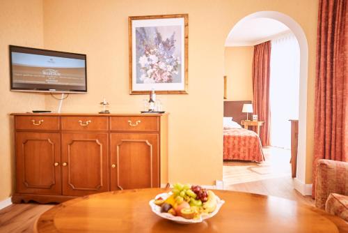 Makanan di atau berdekatan hotel