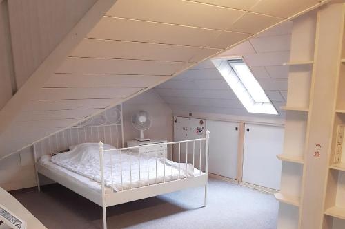 Ліжко або ліжка в номері Spacious apartment near Hanau