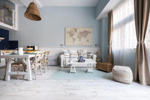 Posezení v ubytování Le Méditarranéen de COUP DE COEUR APPARTEMENTS