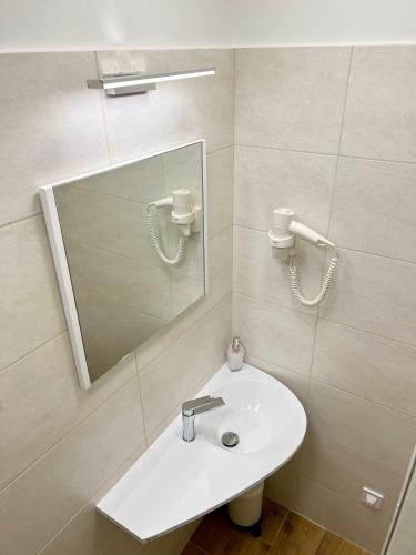 Bilik mandi di Panoráma Apartman Mogyoród