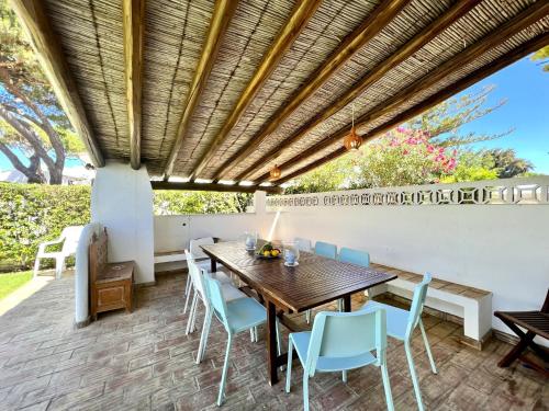 Vilamoura Traditional Villa with Pool by Homing