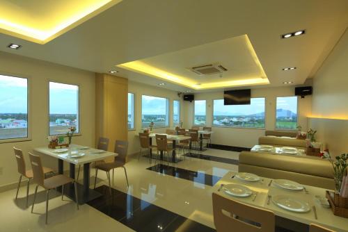 Restoran atau tempat makan lain di Hung Cuong Hotel