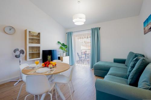 Bright & Stylish Apartment in Chipeque, Los Cristianos