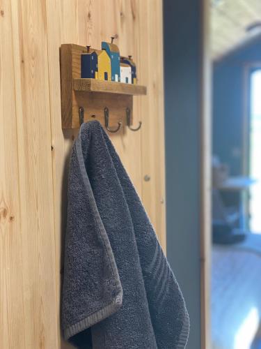 Ruang duduk di Craigend Farm Holiday Pods - The Woolly Sheep