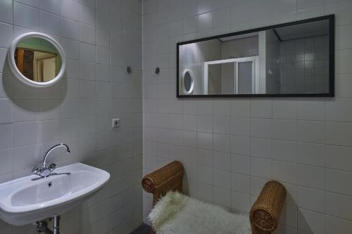 Ванная комната в Meschermolen 13