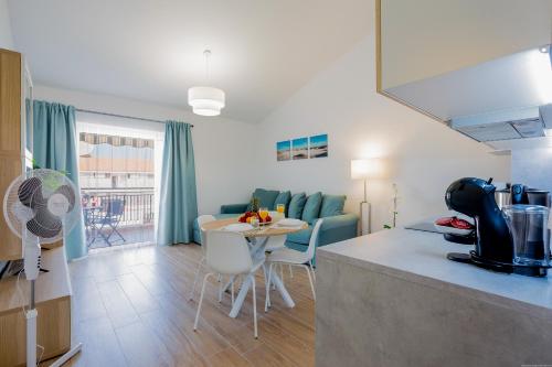 Bright & Stylish Apartment in Chipeque, Los Cristianos