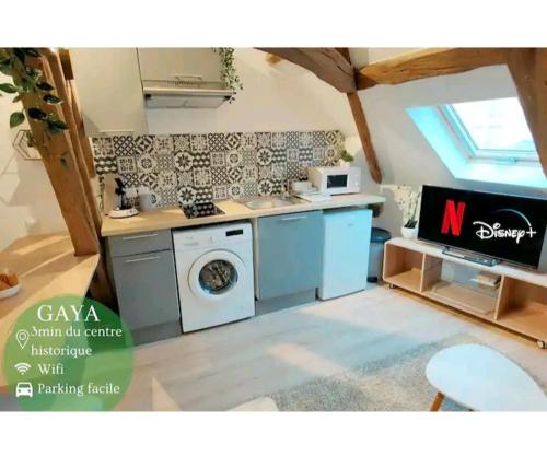 Kuchyň nebo kuchyňský kout v ubytování GAYA - 150m de l'hypercentre - parking gratuit