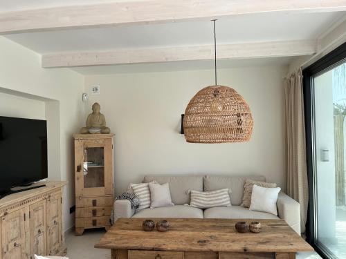 Casa Duende, Estepona, Private beach house with heated pool